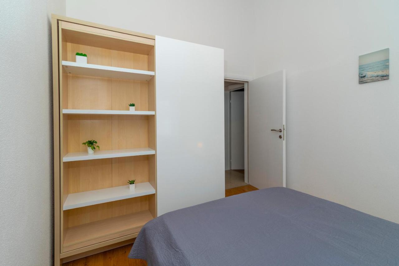 Apartment Angela Трогир Екстериор снимка