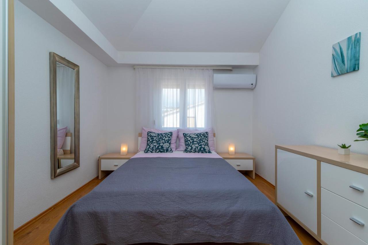 Apartment Angela Трогир Екстериор снимка