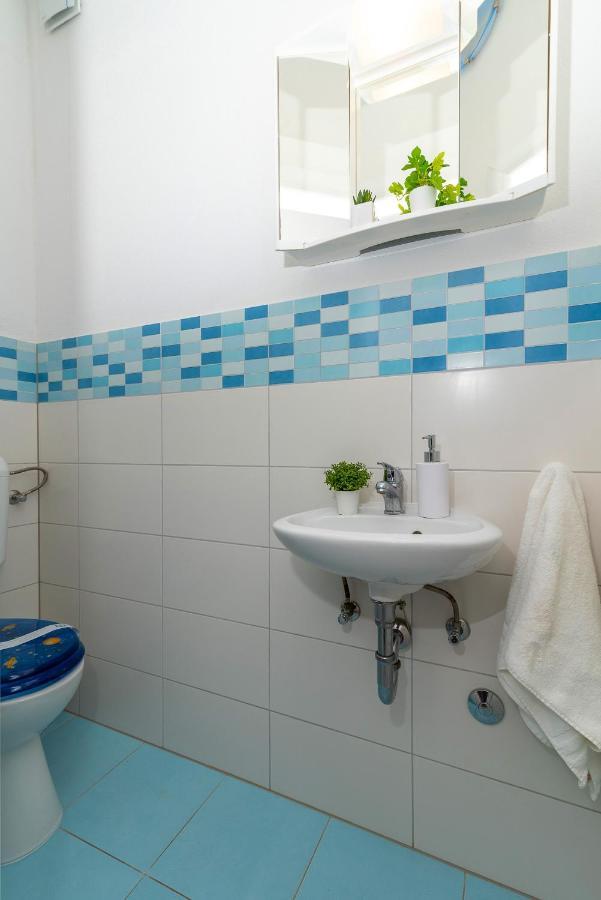 Apartment Angela Трогир Екстериор снимка