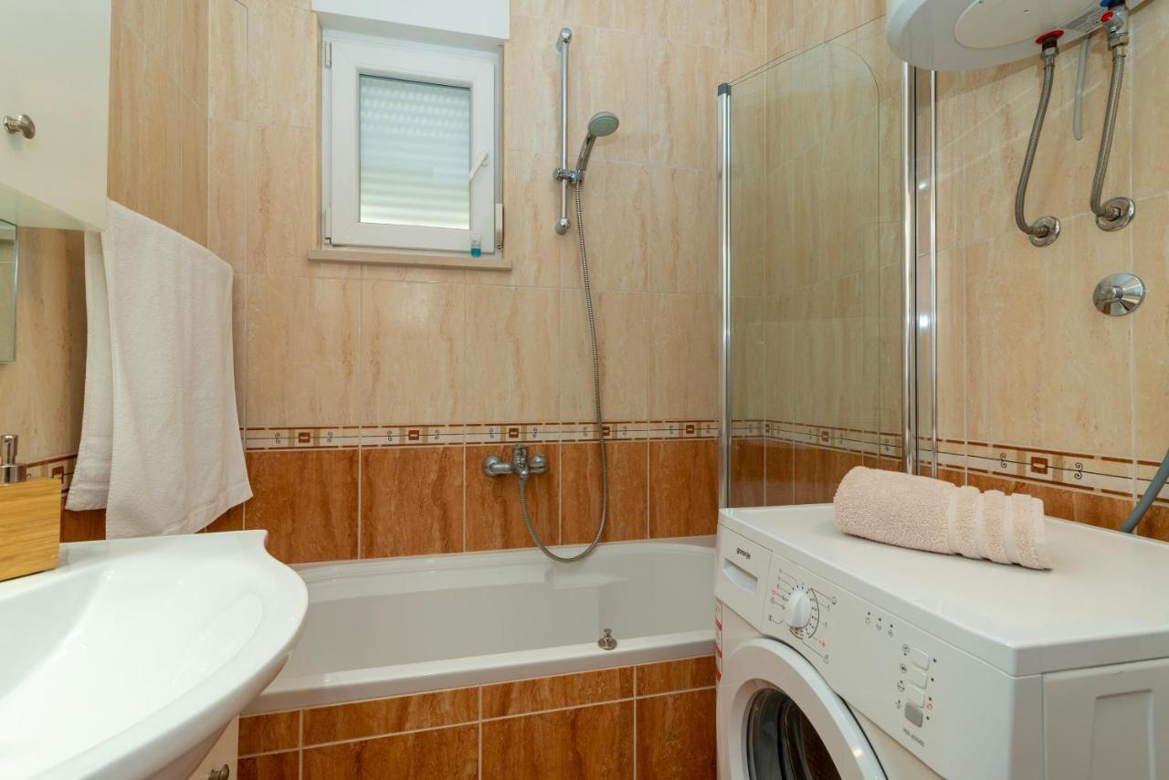Apartment Angela Трогир Екстериор снимка
