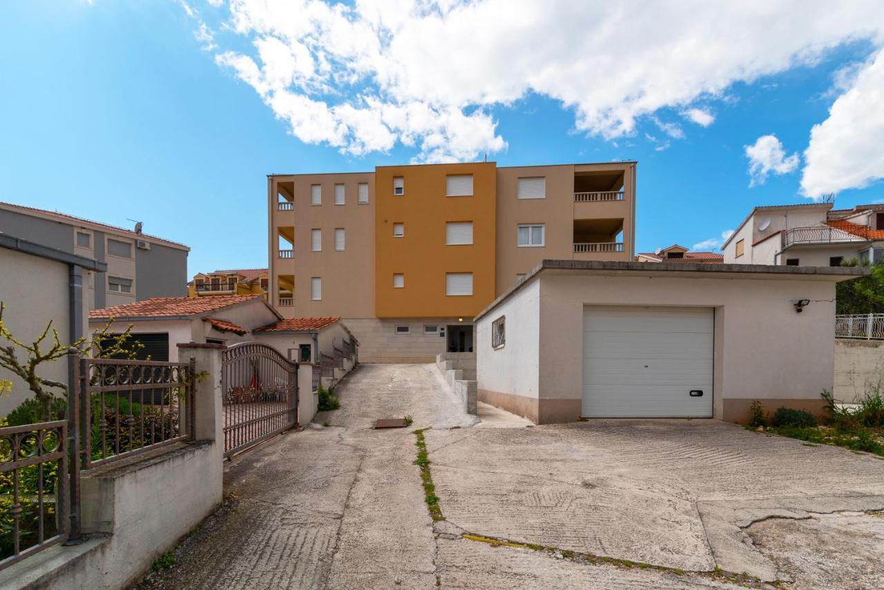 Apartment Angela Трогир Екстериор снимка