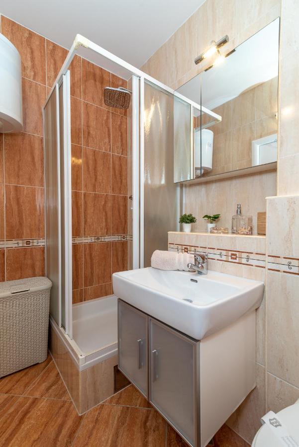 Apartment Angela Трогир Екстериор снимка