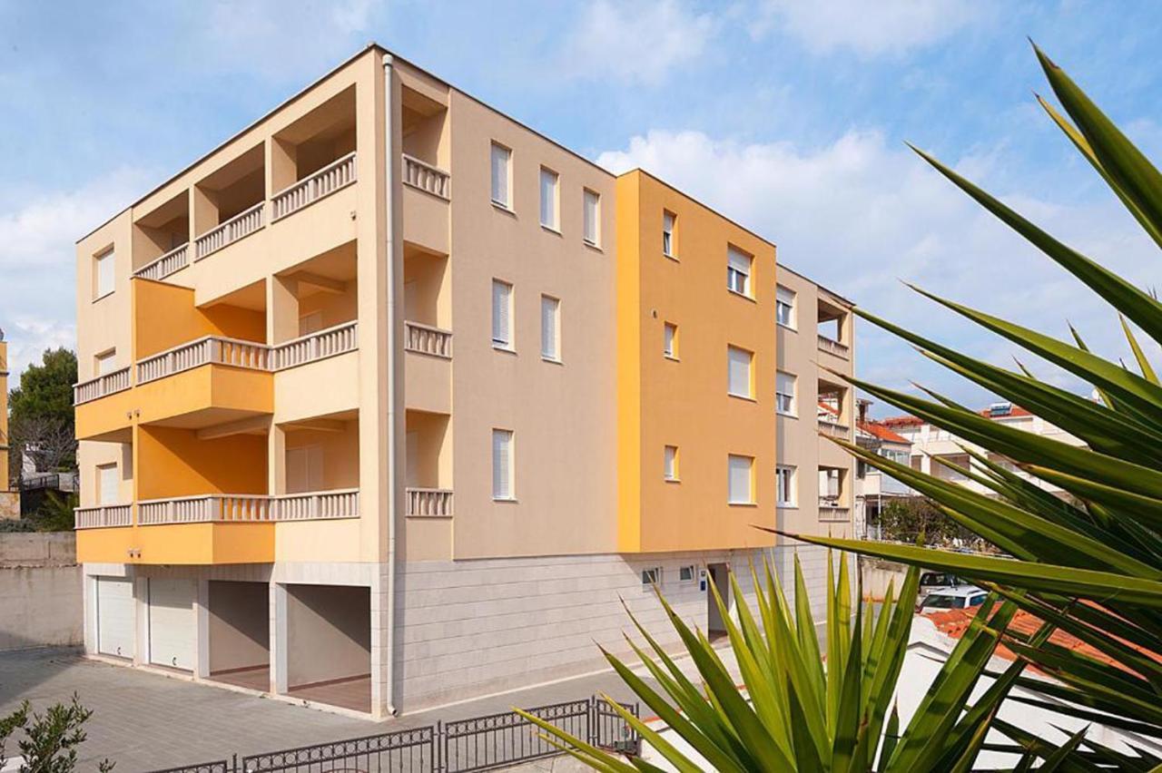 Apartment Angela Трогир Екстериор снимка